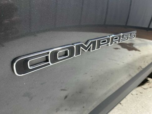 Used 2022 Jeep Compass Latitude AWD/4WD image 7