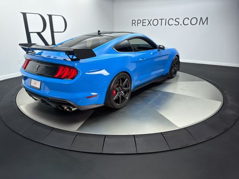 Used 2022 Ford Mustang Shelby GT500 w/ Carbon Fiber Track Pack RWD image 8