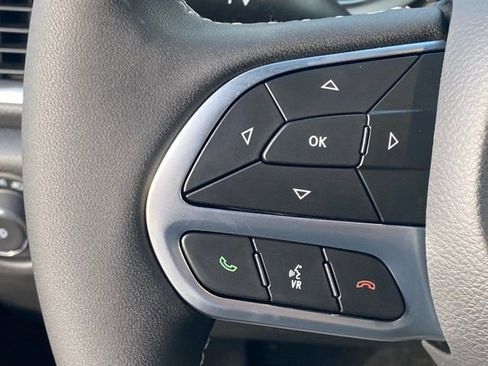 New 2026 Chrysler Pacifica Limited w/ Uconnect Theater Family Group image 18