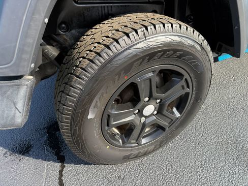 Used 2019 Jeep Wrangler Unlimited Sport S AWD/4WD image 39