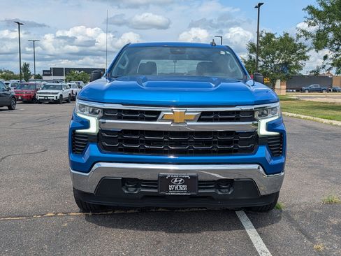 Used 2022 Chevrolet Silverado 1500 LT w/ Protection Package AWD/4WD image 8
