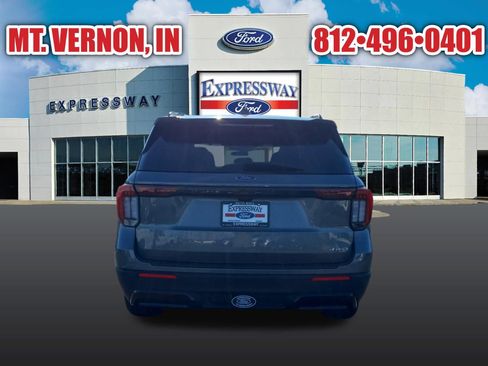 Used 2025 Ford Explorer ST-Line w/ ST-Line Street Pack image 7