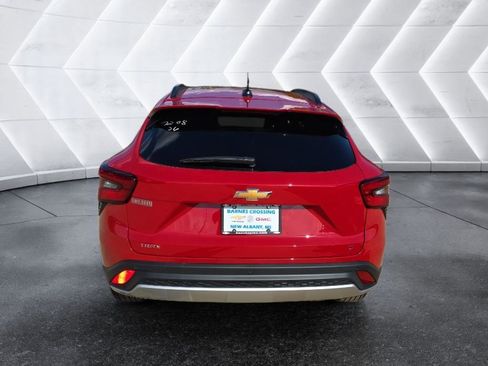New 2026 Chevrolet Trax LT w/ Driver Confidence Package FWD image 6