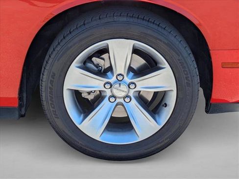 Used 2021 Dodge Challenger SXT RWD image 19