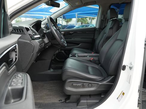 Used 2023 Honda Odyssey Touring image 16