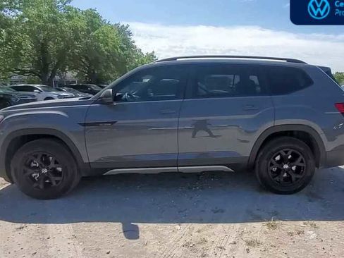 Used 2024 Volkswagen Atlas Peak Edition SE AWD/4WD image 5
