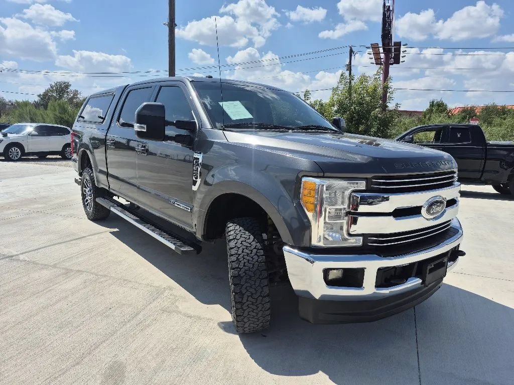 Used 2017 Ford F250 Lariat w/ Lariat Value Package AWD/4WD image 4
