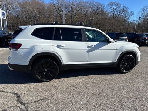 Certified 2024 Volkswagen Atlas SE image 10