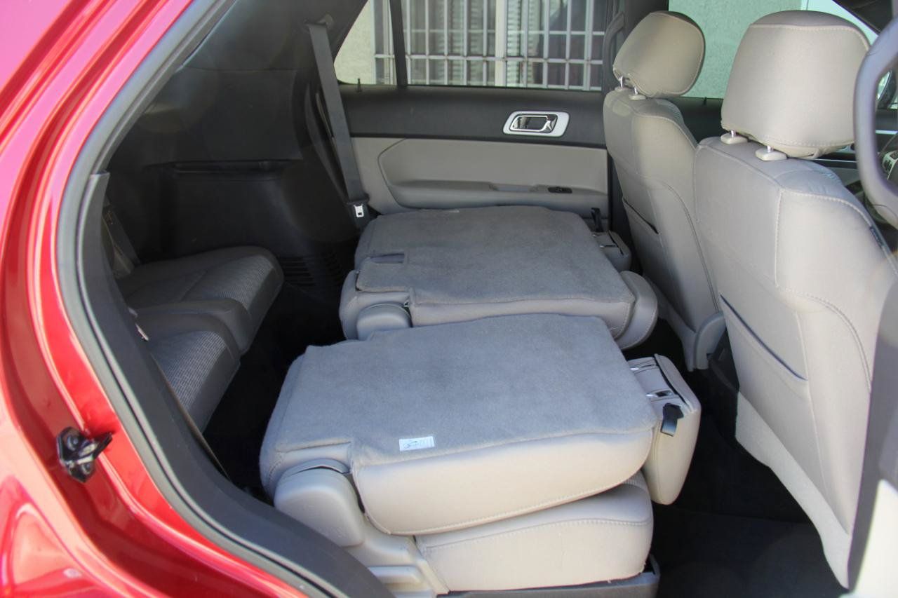 Used 2015 Ford Explorer XLT FWD image 28