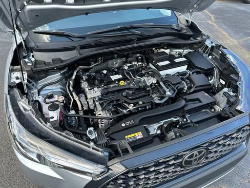 Used 2025 Toyota Corolla Cross L FWD image 31