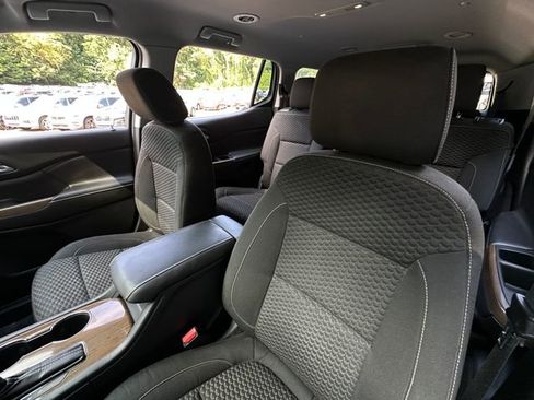 Used 2017 GMC Acadia SLE image 12