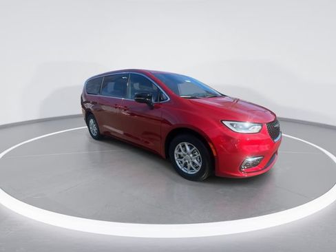 New 2026 Chrysler Pacifica Select FWD image 2