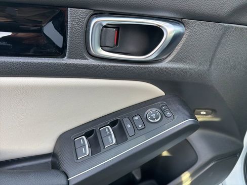 Used 2022 Honda Civic Touring image 27