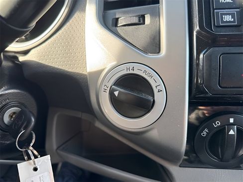 Used 2015 Toyota Tacoma 4x4 Double Cab image 19