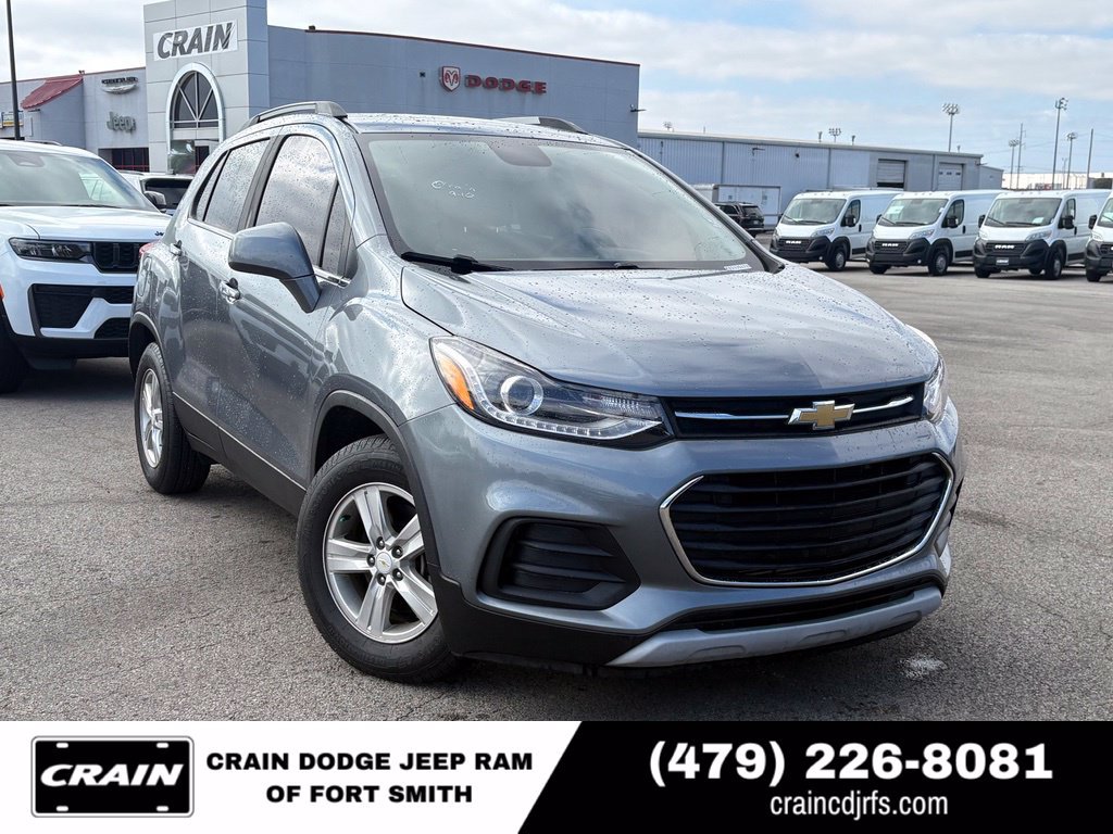 Used 2019 Chevrolet Trax LT w/ LT Convenience Package FWD image 1