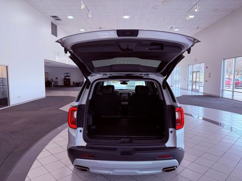 Used 2020 GMC Acadia SLT image 12