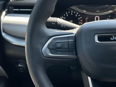 Used 2025 Jeep Compass Limited AWD/4WD image 15