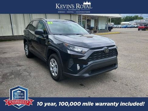 Used 2021 Toyota RAV4 LE AWD/4WD image 5