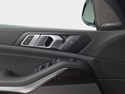 New 2026 BMW X5 xDrive40i w/ M Sport Package image 27