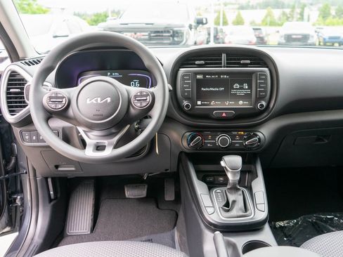 New 2025 Kia Soul LX image 13
