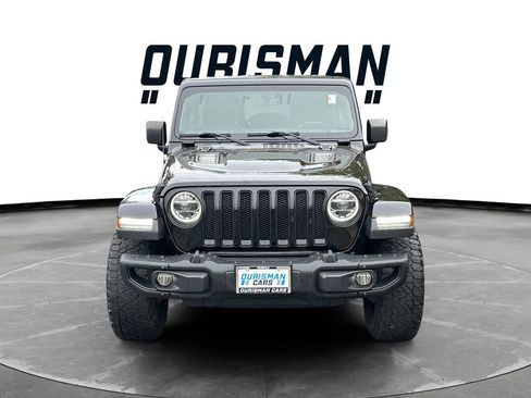 Used 2018 Jeep Wrangler Unlimited Sahara AWD/4WD image 2