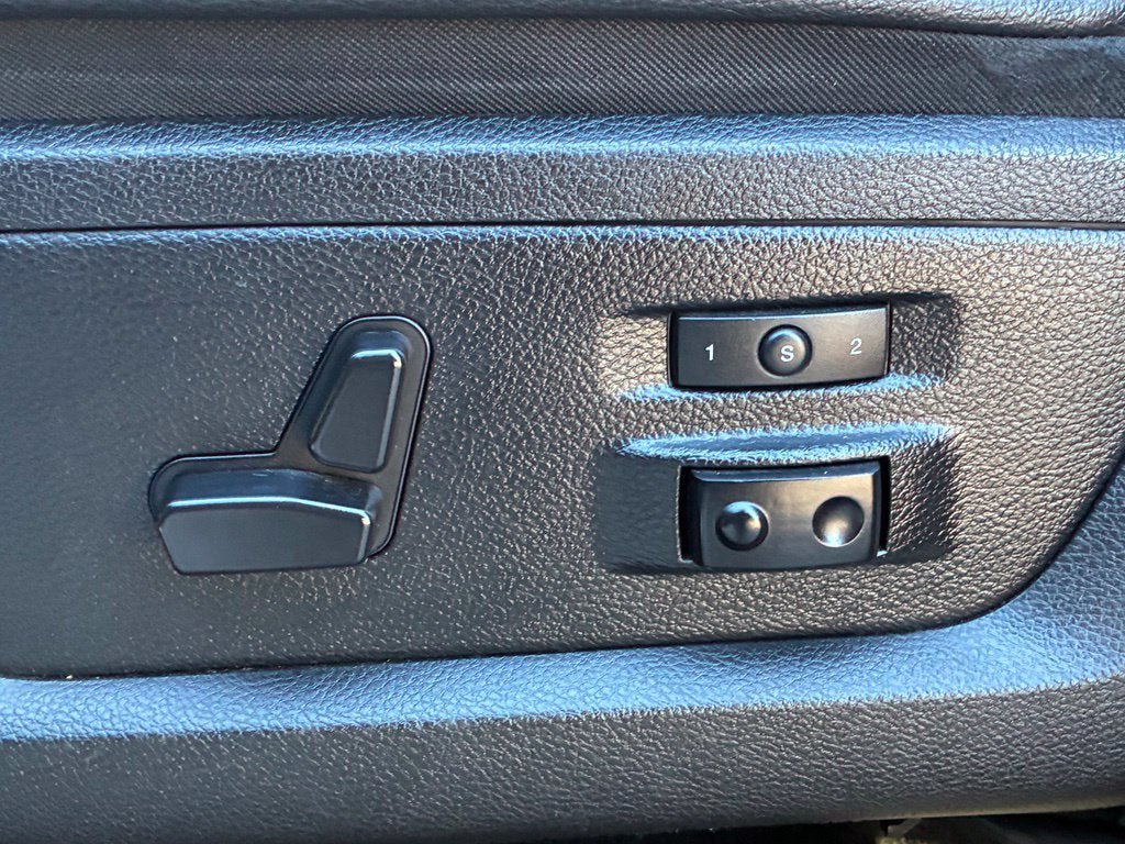 Used 2017 RAM 1500 Laramie w/ Convenience Group AWD/4WD image 21