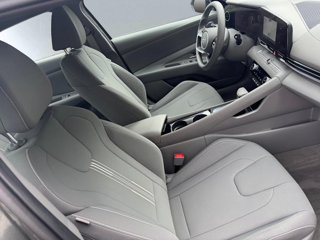 Used 2024 Hyundai Elantra Blue FWD image 20