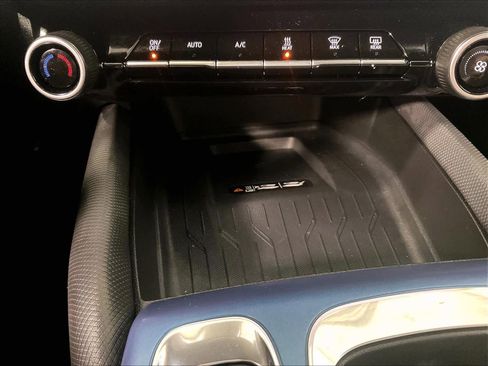 Used 2025 Chevrolet Equinox EV LT w/ Convenience Package image 27