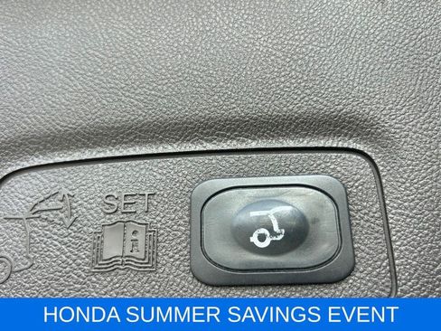 Used 2017 Lincoln MKC Select w/ Select Plus Package FWD image 11