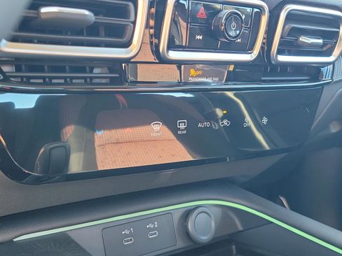 New 2026 Nissan Sentra SR w/ Floor Mat Package image 12