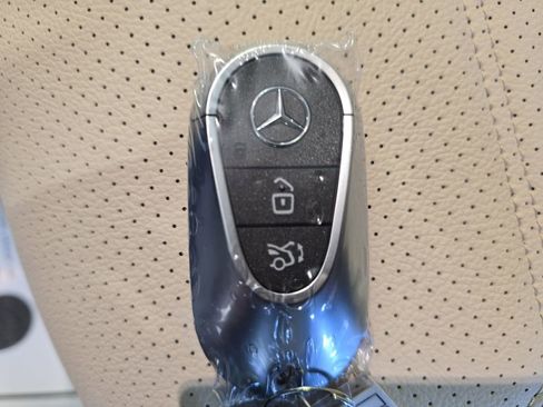 New 2026 Mercedes-Benz GLC 300 image 38