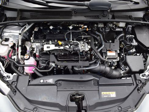 Used 2023 Toyota Prius XLE image 9