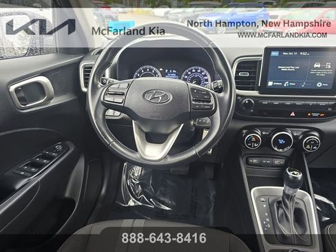 Used 2022 Hyundai Venue SEL image 15