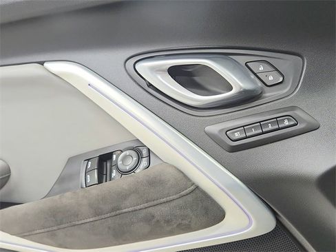 Used 2018 Chevrolet Camaro SS image 35