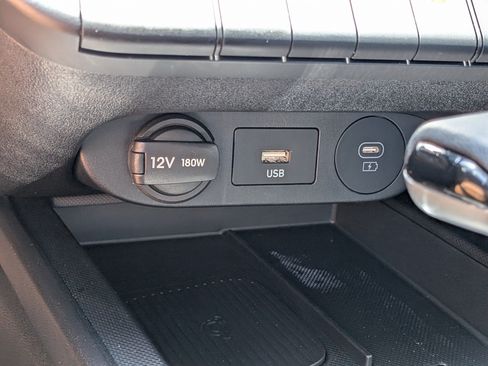 Used 2025 Hyundai Elantra SEL FWD image 30