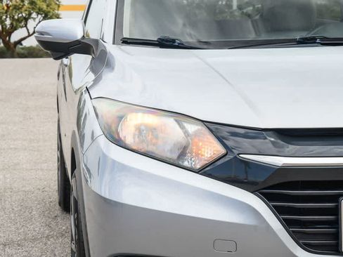 Used 2018 Honda HR-V EX-L image 4