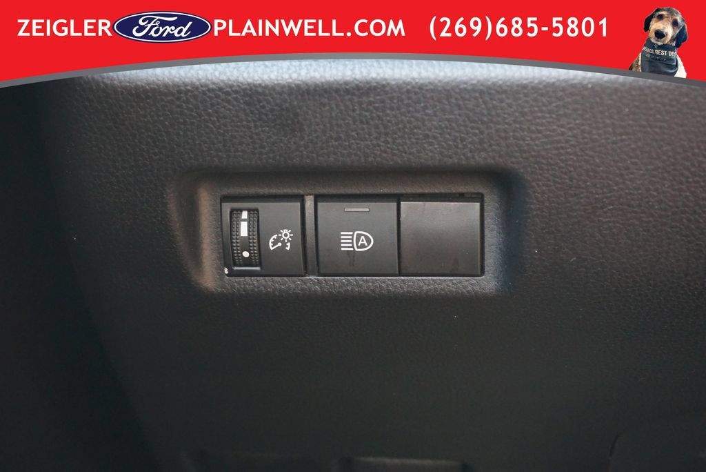 Used 2022 Toyota RAV4 LE AWD/4WD image 26