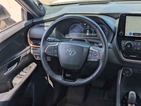 Used 2024 Toyota Grand Highlander AWD Hybrid image 16