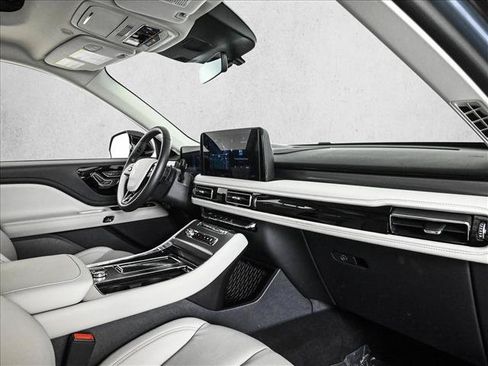 Used 2025 Lincoln Aviator AWD w/ Equipment Group 101A image 24