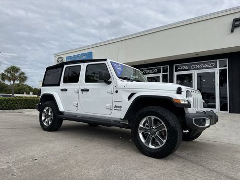 Used 2019 Jeep Wrangler Unlimited Sahara w/ Dual Top Group AWD/4WD image 22