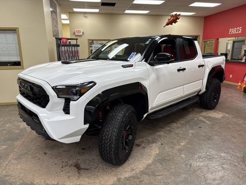 Used 2025 Toyota Tacoma TRD Pro image 3