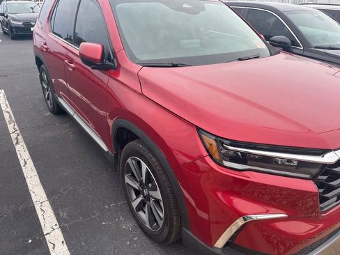 Used 2025 Honda Pilot Touring image 3