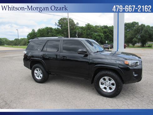Used 2023 Toyota 4Runner SR5 AWD/4WD image 18