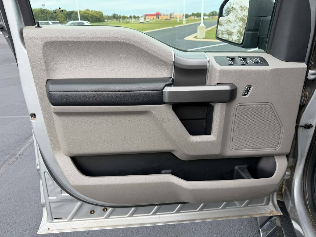 Used 2020 Ford F150 XLT w/ Equipment Group 302A Luxury AWD/4WD image 25
