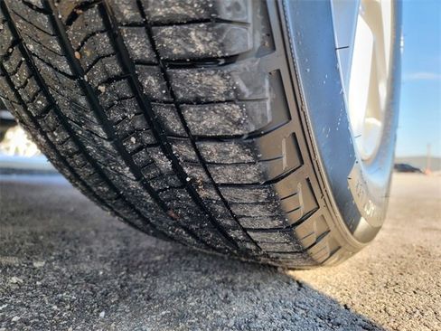 Certified 2023 Jeep Grand Cherokee L Laredo image 18