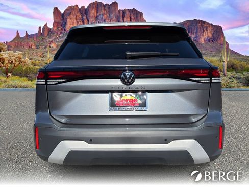 New 2026 Volkswagen Tiguan SE image 6