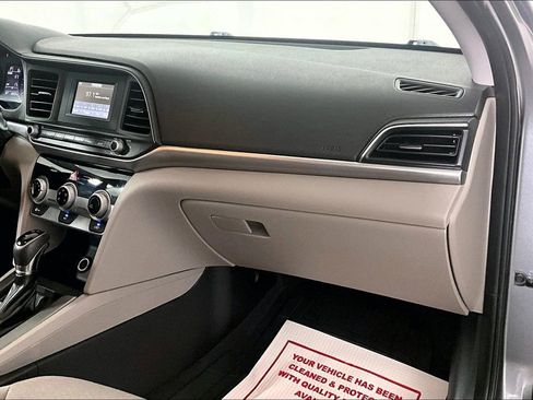 Used 2019 Hyundai Elantra SE image 15