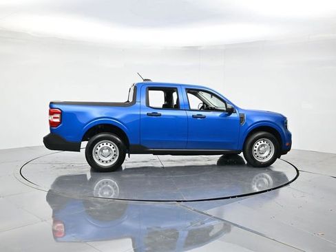 New 2025 Ford Maverick XL image 3