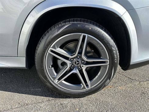 Used 2025 Mercedes-Benz GLS 450 4MATIC image 10