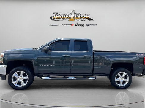 Used 2017 Chevrolet Silverado 1500 LT w/ All Star Edition AWD/4WD image 5